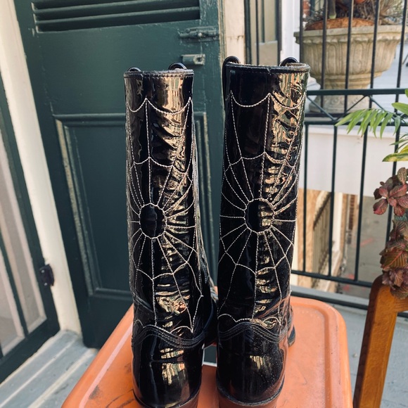 Black Western Boots with Silver Web Design - Picture 5 of 7
